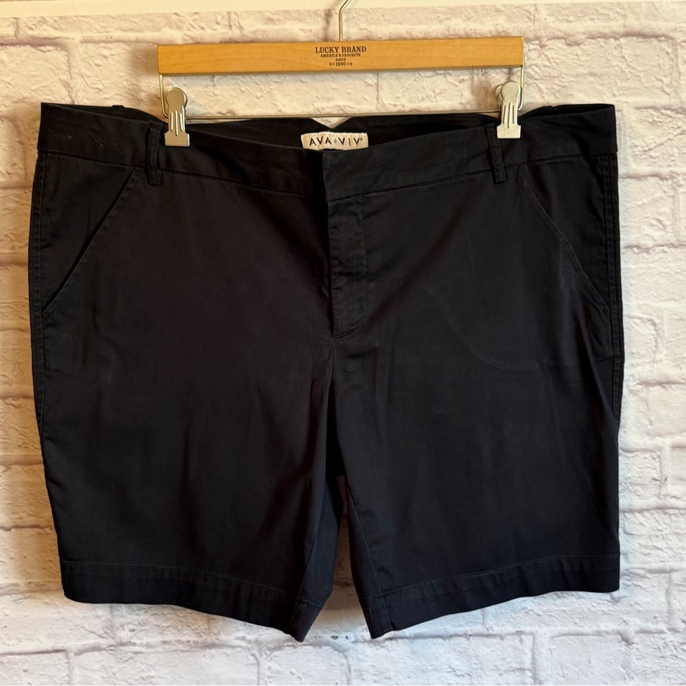 Ava & Viv Black Flat Front Shorts 22W